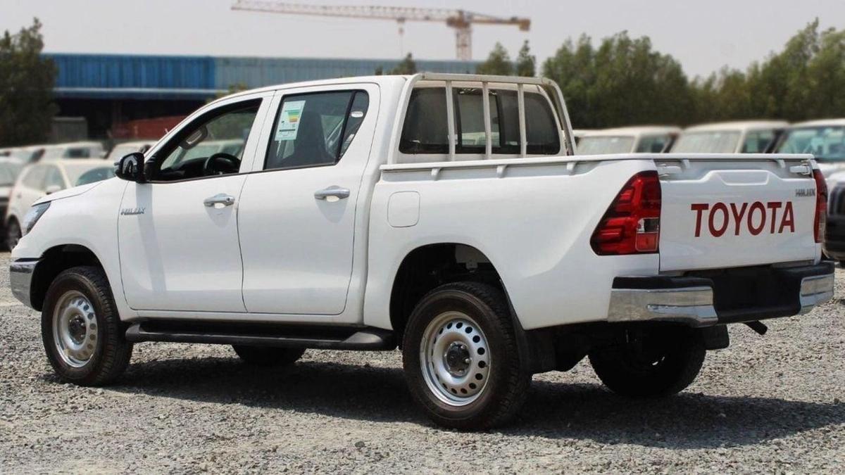 Toyota Hilux TOYOTA HILUX 2.7L MT BASIC GCC-6-6