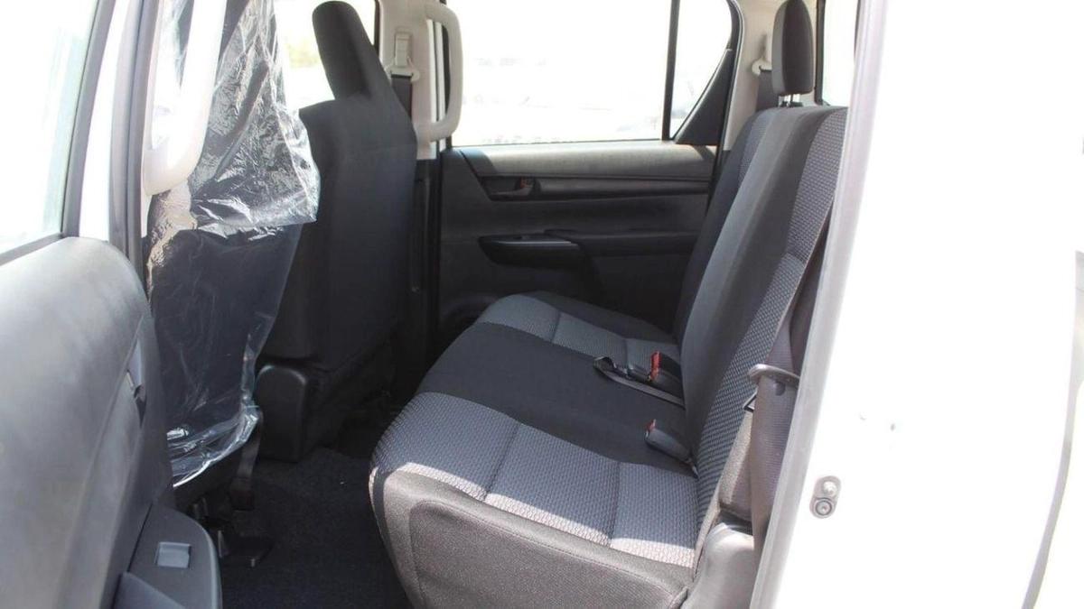 Toyota Hilux TOYOTA HILUX 2.7L MT BASIC GCC-11-11
