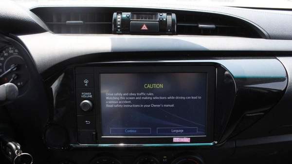 Toyota Hilux TOYOTA HILUX 2.7L MT BASIC GCC