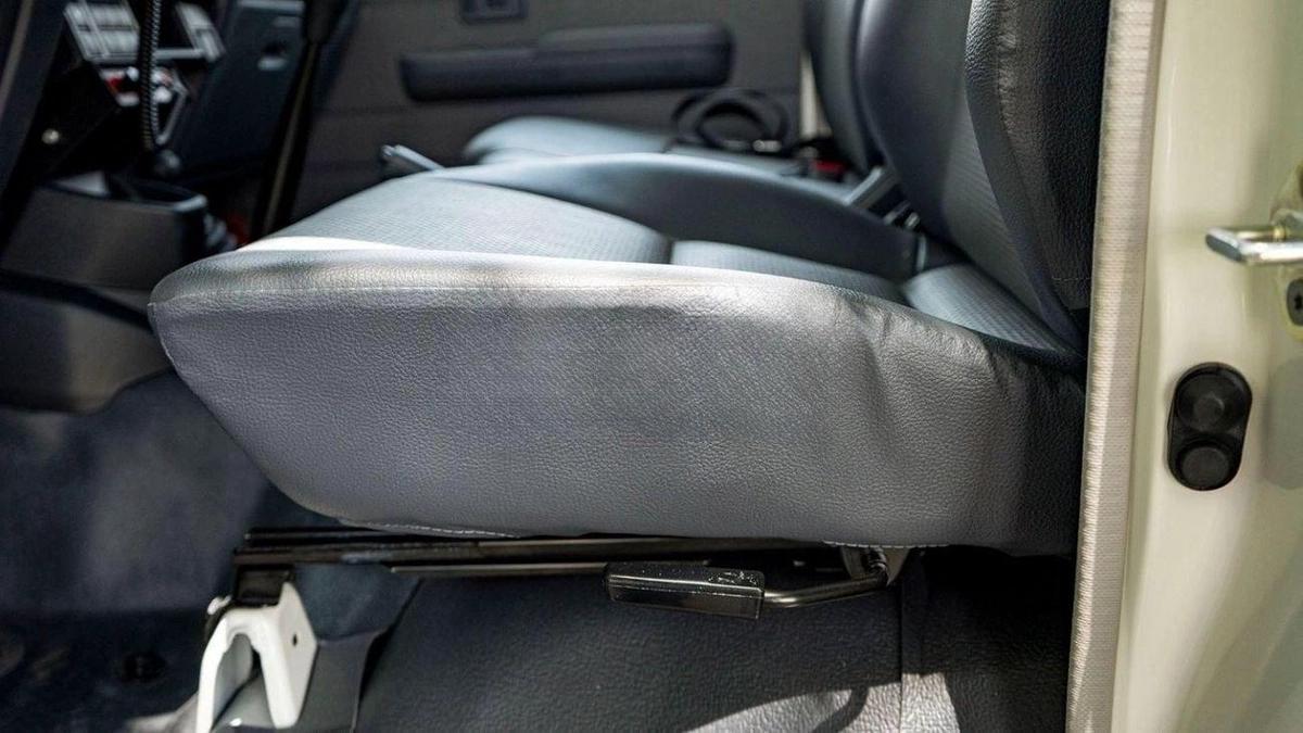 Toyota Land Cruiser 70 LC78 AMBULANCE 4.2L V6 MT MY2025-16-16