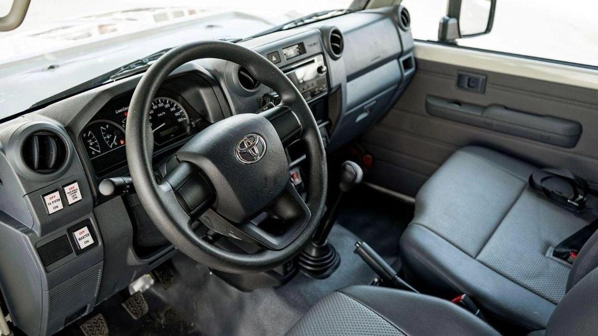 Toyota Land Cruiser 70 LC78 AMBULANCE 4.2L V6 MT MY2025-17-17