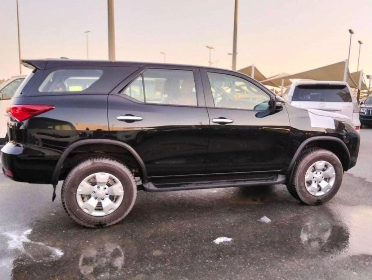 Toyota Fortuner FORTUNER 2.4L 4WD DIESEL MED OPTION 2024-2-2