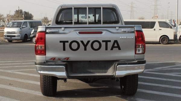 Toyota Hilux HILUX 2.4L AT DIESEL MED OPTION
