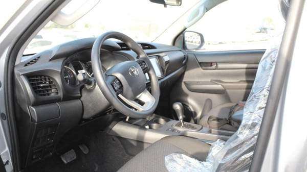 Toyota Hilux HILUX 2.4L AT DIESEL MED OPTION