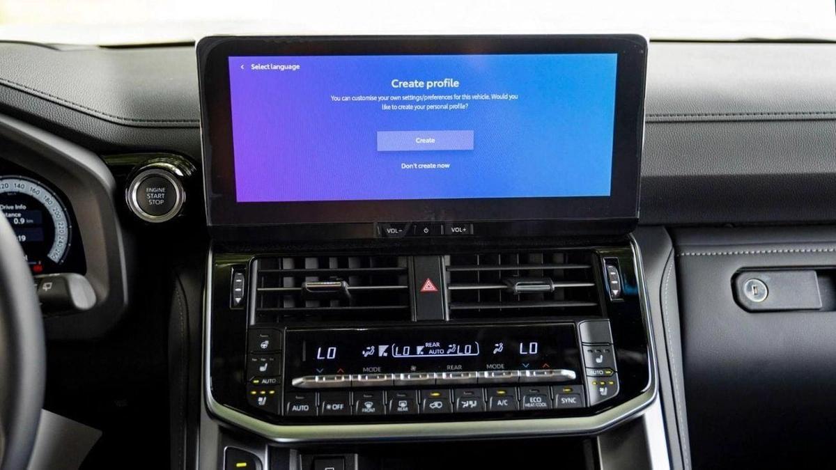 Toyota Land Cruiser VXR 3.3L diesel MY2025-16-16