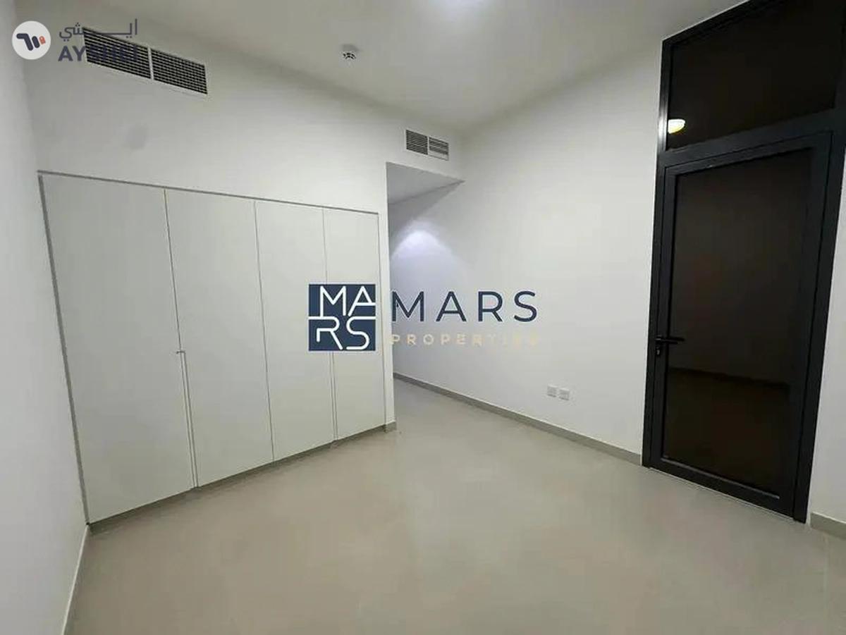 Brand New!! 3BR corner villa available with Maid room & Balcony & Big garden -1-landscape