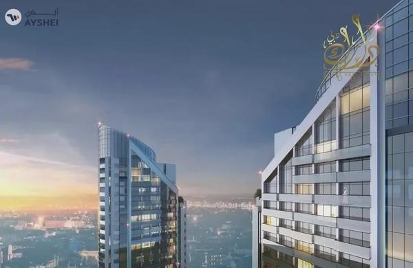 Sky-High Living with Iconic Marina Views