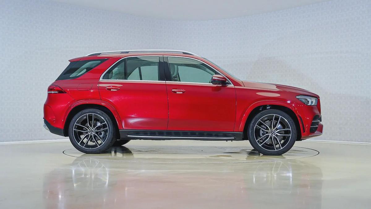 Special Offer | AED 3,523 PM | Special Colour, Low KM | GLE 450 AMG Line Premium Plus-2-2