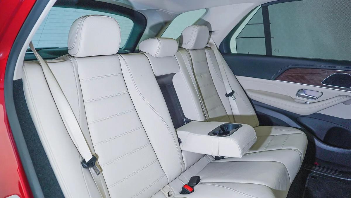 Special Offer | AED 3,523 PM | Special Colour, Low KM | GLE 450 AMG Line Premium Plus-6-6