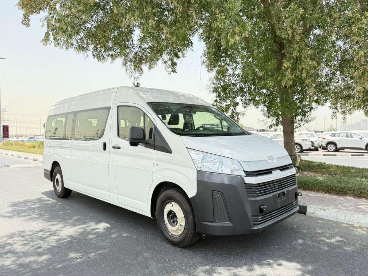 Toyota Hiace GL -High Roof Commuter 3.5L A/T-3-3