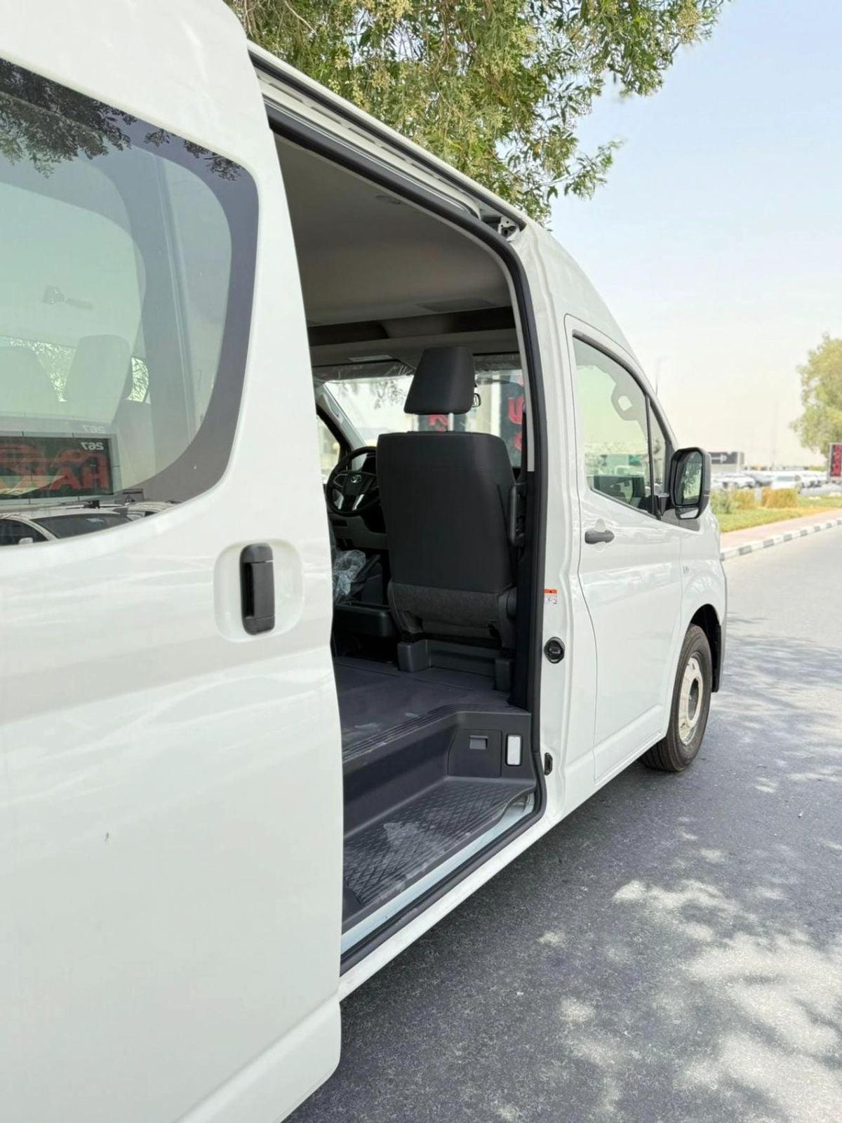 Toyota Hiace GL -High Roof Commuter 3.5L A/T-6-6