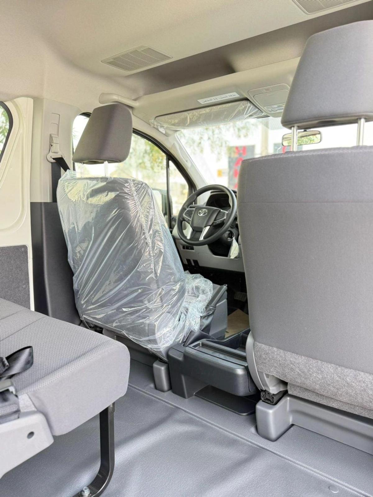 Toyota Hiace GL -High Roof Commuter 3.5L A/T-7-7