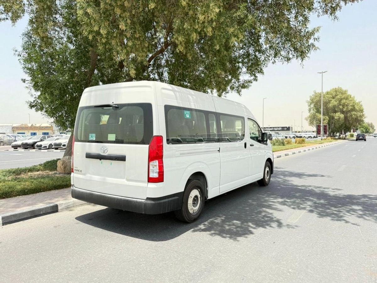 Toyota Hiace GL -High Roof Commuter 3.5L A/T-9-9