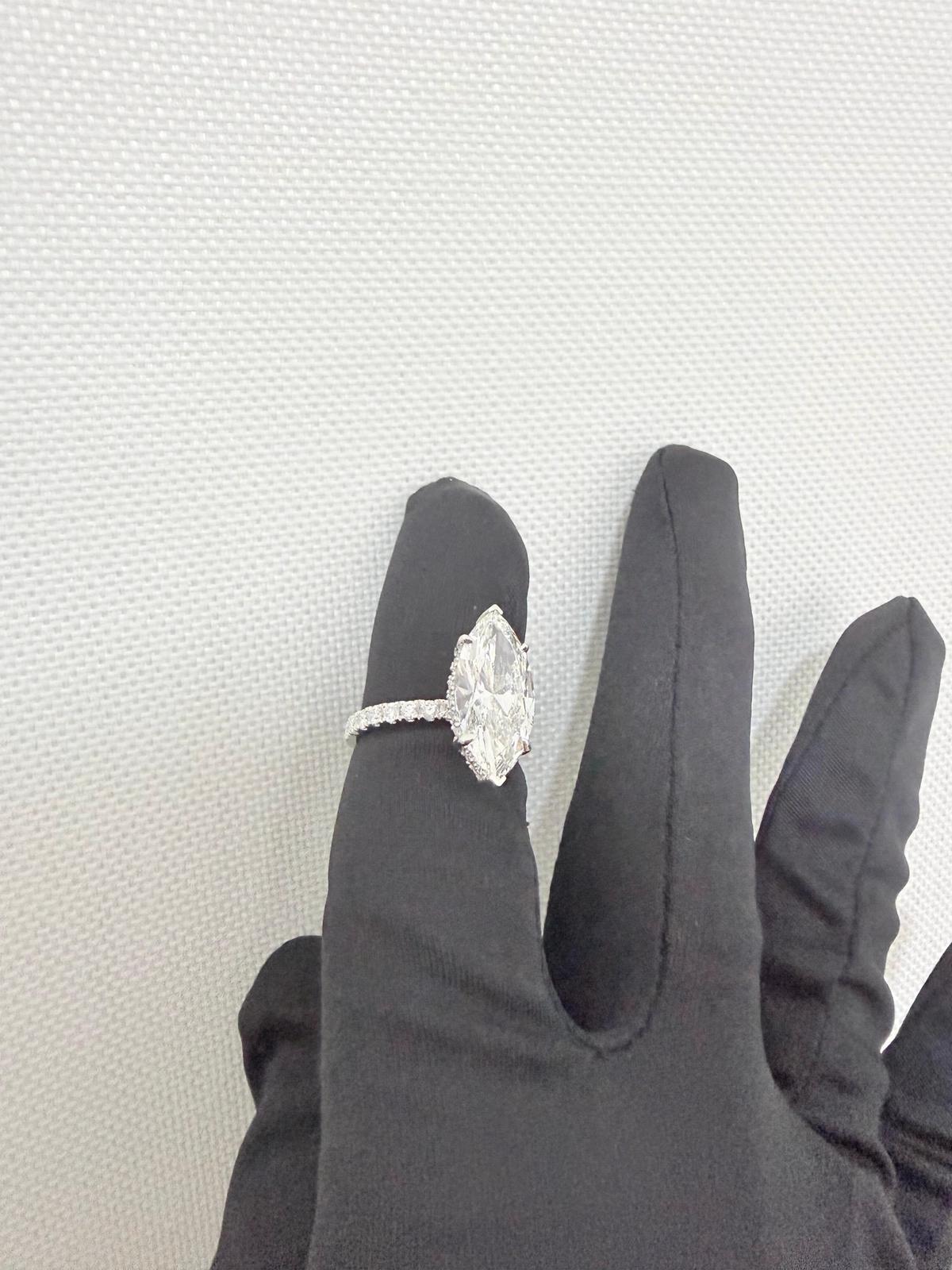 18k white gold ring with lab grown diamond-0-0