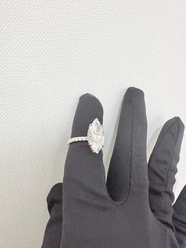 18k white gold ring with lab grown diamond