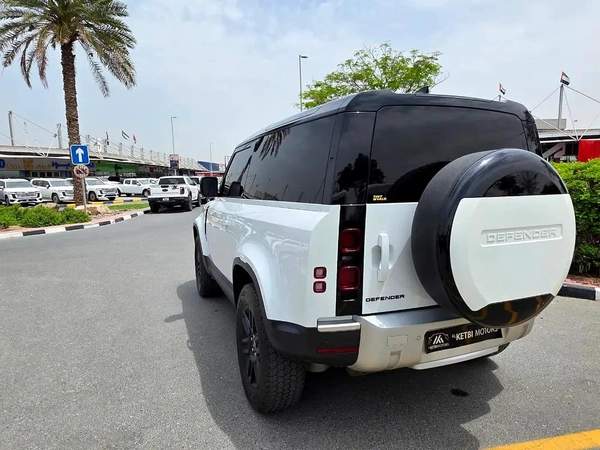 Land Rover Defender 90 S P300