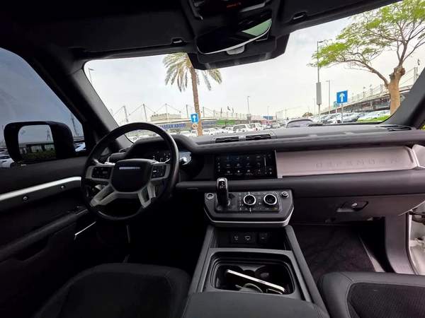 Land Rover Defender 90 S P300