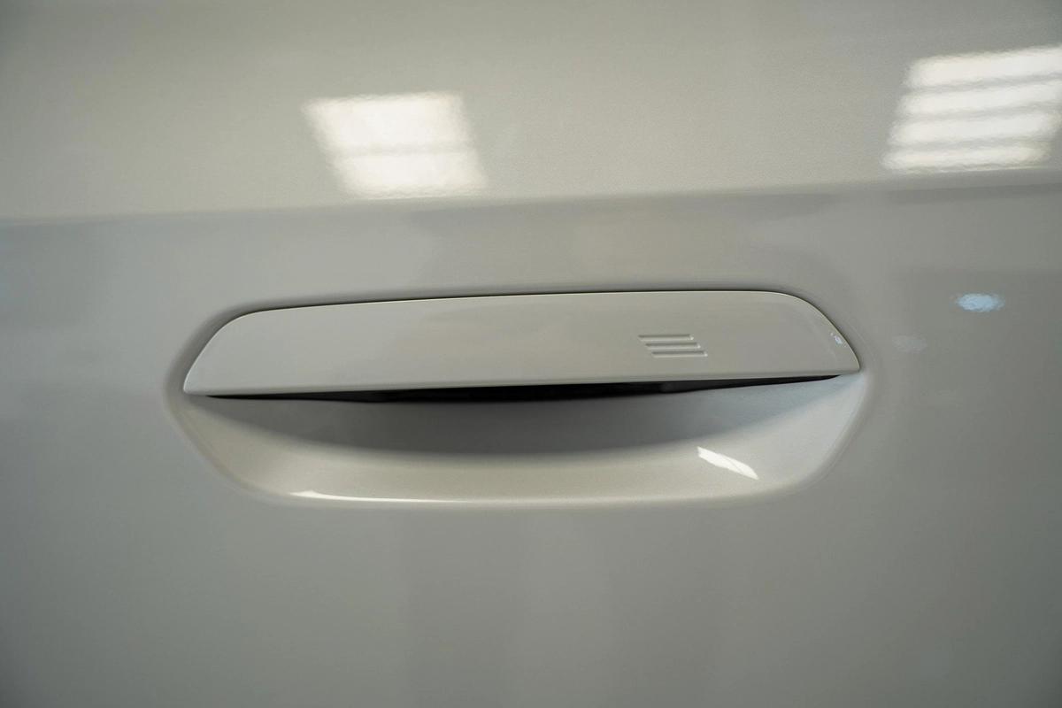 BMW iX1 xDrive30 M Sport-16-16