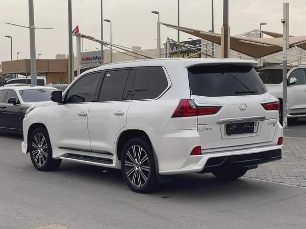 Lexus LX 570 Signature 2018 GCC Specs