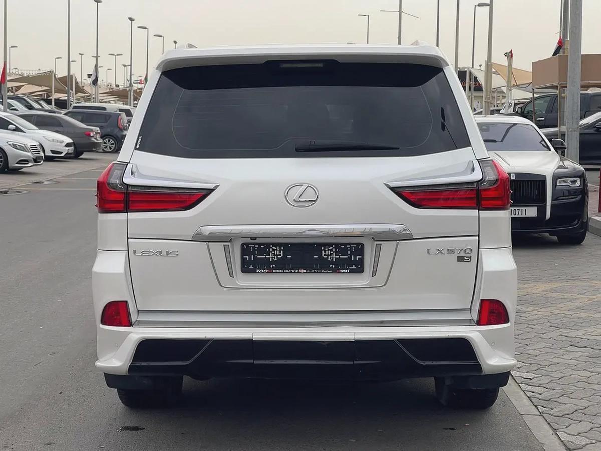 Lexus LX 570 Signature 2018 GCC Specs-4-4
