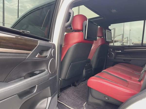 Lexus LX 570 Signature 2018 GCC Specs