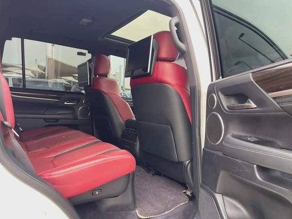 Lexus LX 570 Signature 2018 GCC Specs