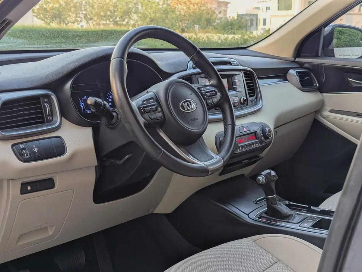 Kia Sorento 2016 GCC V6 Premium Condition 7 Seater Perfect Inside Out Low KM Family SUV-9-9