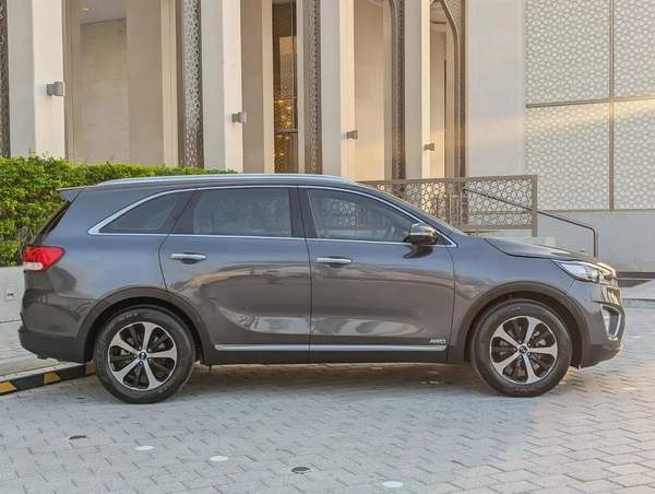 Kia Sorento 2016 GCC V6 Premium Condition 7 Seater Perfect Inside Out Low KM Family SUV