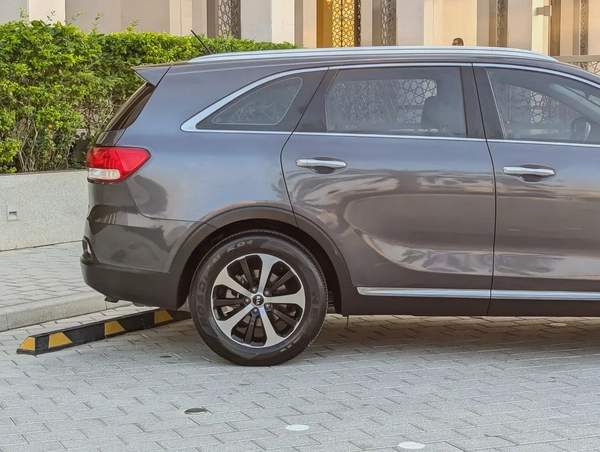 Kia Sorento 2016 GCC V6 Premium Condition 7 Seater Perfect Inside Out Low KM Family SUV