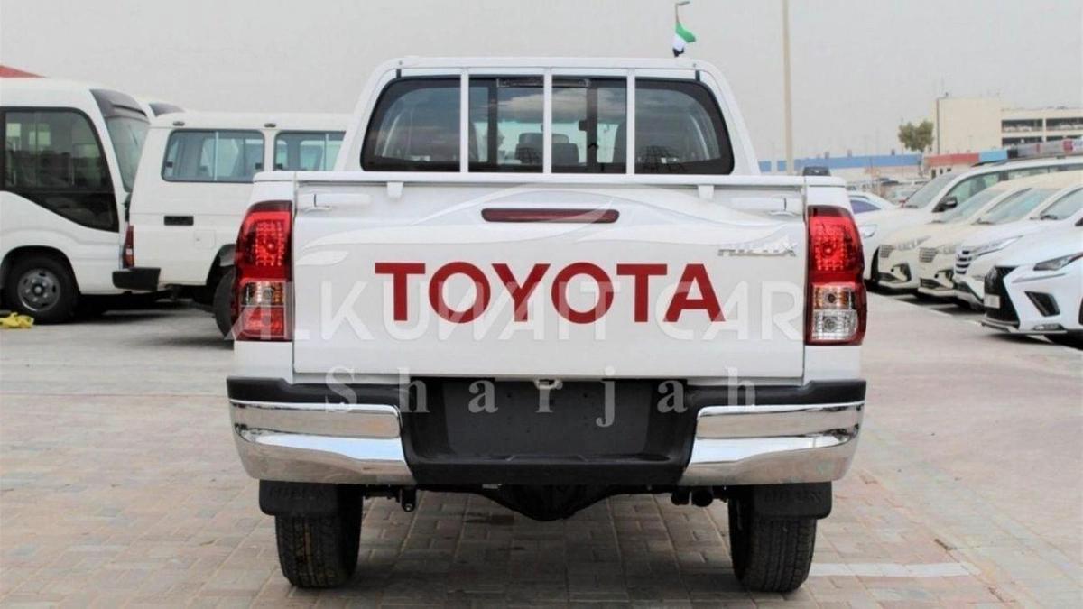 Toyota Hilux Basic 2.4D MT - MY2025-4-4