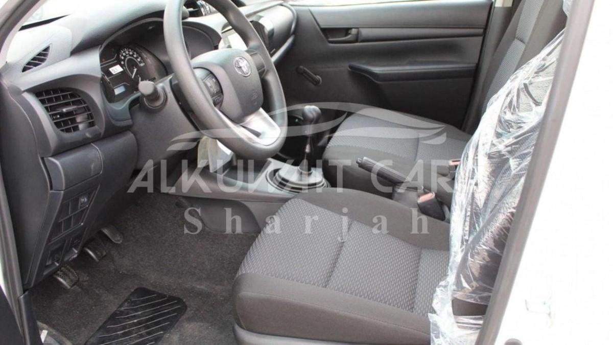 Toyota Hilux Basic 2.4D MT - MY2025-6-6