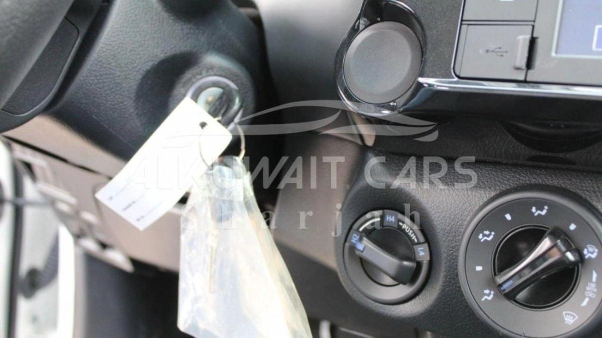 Toyota Hilux Basic 2.4D MT - MY2025-10-10