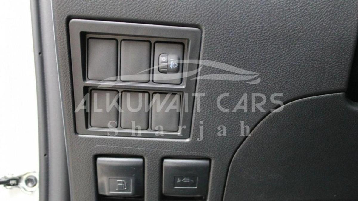 Toyota Hilux Basic 2.4D MT - MY2025-12-12