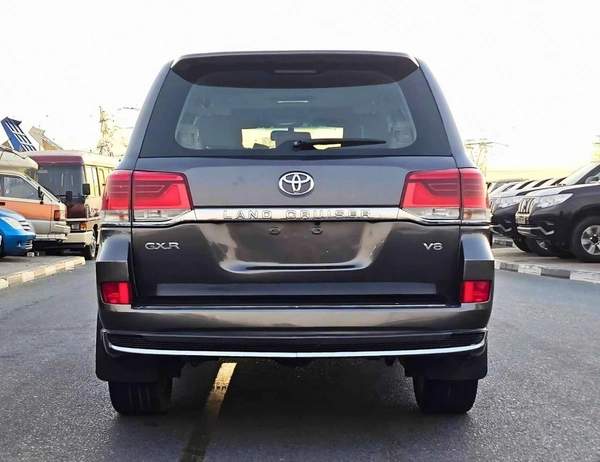 Toyota Land Cruiser 5.7 BIG ENGINE/ SHAPE 2021/ FULL OPTION / EXPORT ONLY / LOT#46060