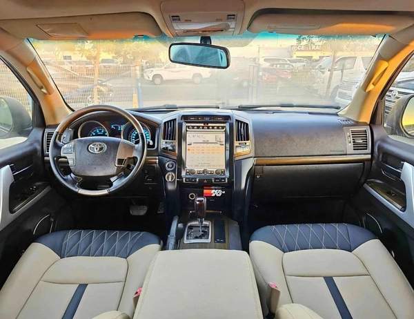 Toyota Land Cruiser 5.7 BIG ENGINE/ SHAPE 2021/ FULL OPTION / EXPORT ONLY / LOT#46060