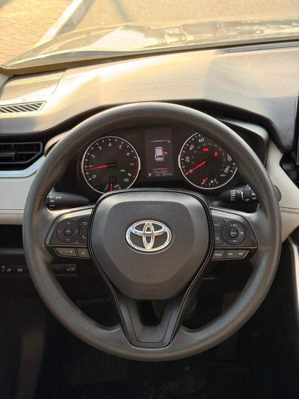 Toyota RAV4 XLE Full Option 2022 with sunroof, push start