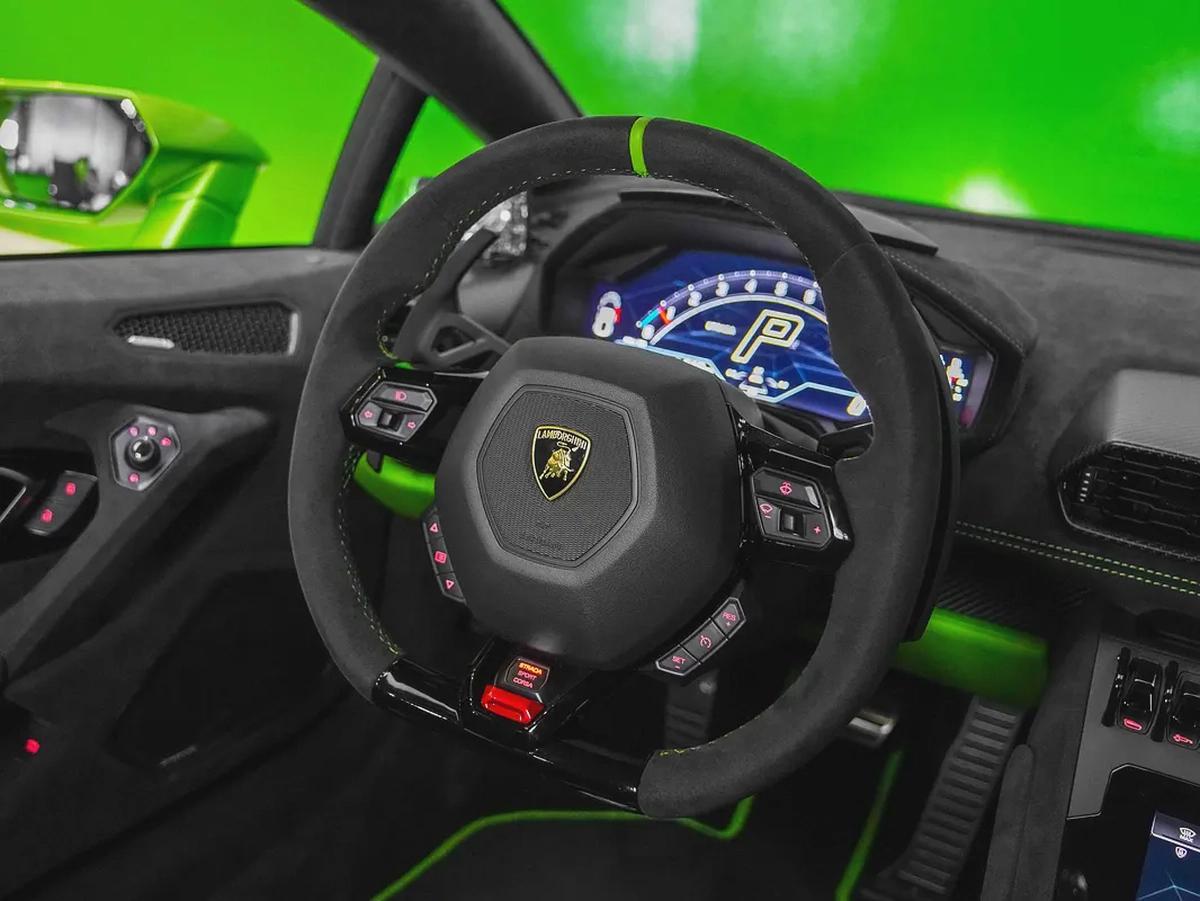 Only 408 Km Extended Interior and Exterior Carbon Package Tecnica 2023 : SWAP your car to grab it-8-8