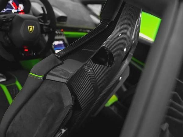 Only 408 Km Extended Interior and Exterior Carbon Package Tecnica 2023 : SWAP your car to grab it