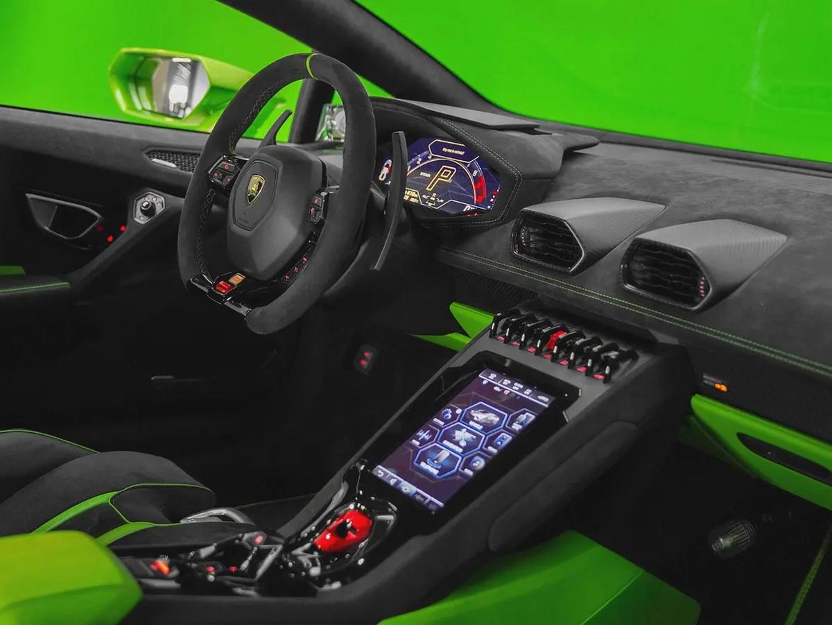 Only 408 Km Extended Interior and Exterior Carbon Package Tecnica 2023 : SWAP your car to grab it-13-13