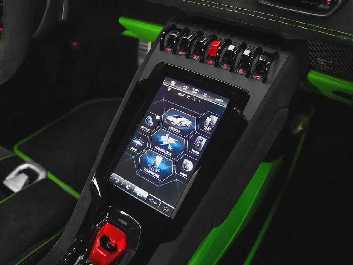 Only 408 Km Extended Interior and Exterior Carbon Package Tecnica 2023 : SWAP your car to grab it-14-14