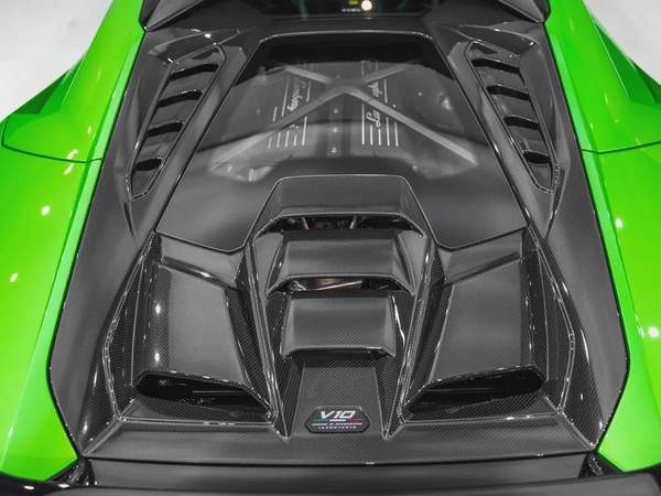 Only 408 Km Extended Interior and Exterior Carbon Package Tecnica 2023 : SWAP your car to grab it