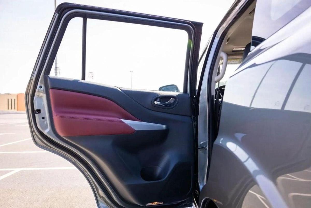 Nissan XTerra Platinum Petrol AT 2.5L 4WD-8-8