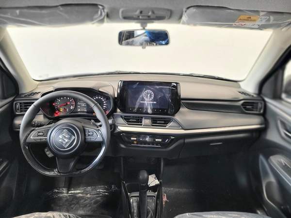Suzuki Swift GLX 2026 Dual Tone