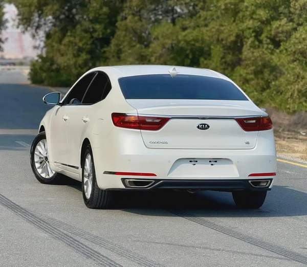 كيا كادينزا خليجي بحالة الوكالة 2019 Kia Cadenza LX - GCC Specs