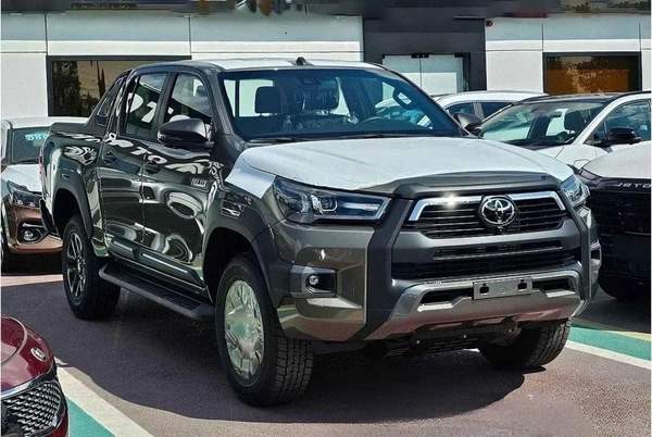 Toyota Hilux DC ADVENTURE 2.8D AT 4X4 MY2024 - BLACK