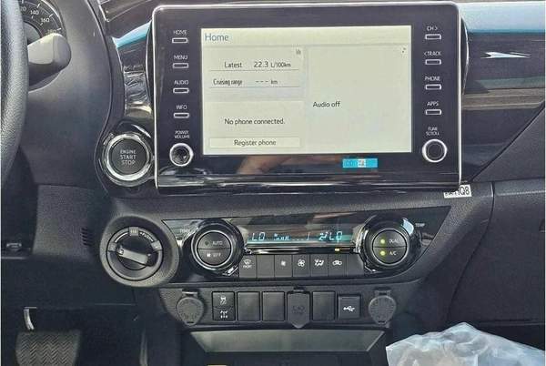 Toyota Hilux DC ADVENTURE 2.8D AT 4X4 MY2024 - BLACK