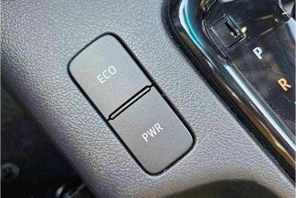 Toyota Hilux DC ADVENTURE 2.8D AT 4X4 MY2024 - BLACK