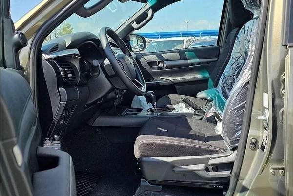 Toyota Hilux DC ADVENTURE 2.8D AT 4X4 MY2024 - BLACK