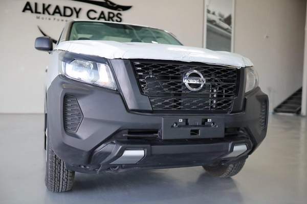 NISSAN NAVARA 2.5 PETROL XE 4X2 MT SC PLUS