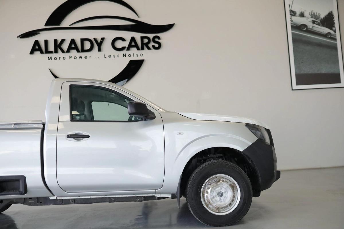 NISSAN NAVARA 2.5 PETROL XE 4X2 MT SC PLUS-10-10